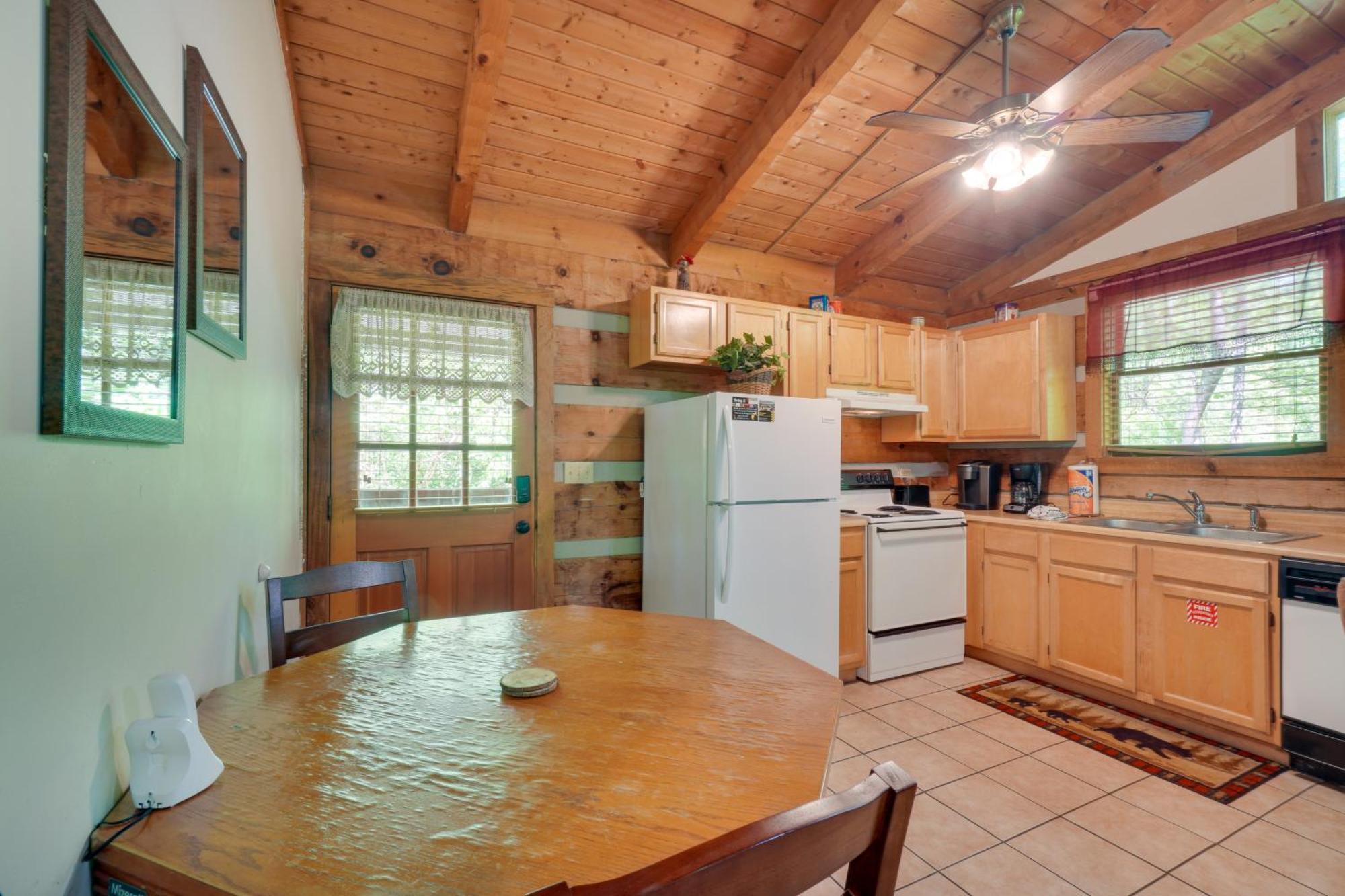 Gatlinburg Cabin With Hot Tub About 6 Mi To Downtown! Esterno foto