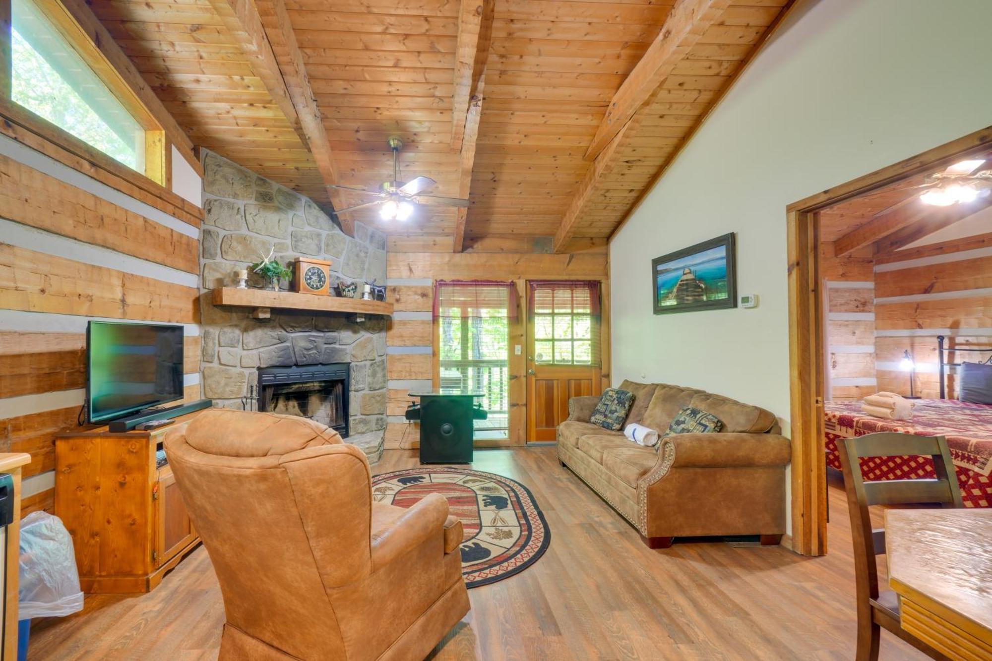 Gatlinburg Cabin With Hot Tub About 6 Mi To Downtown! Esterno foto