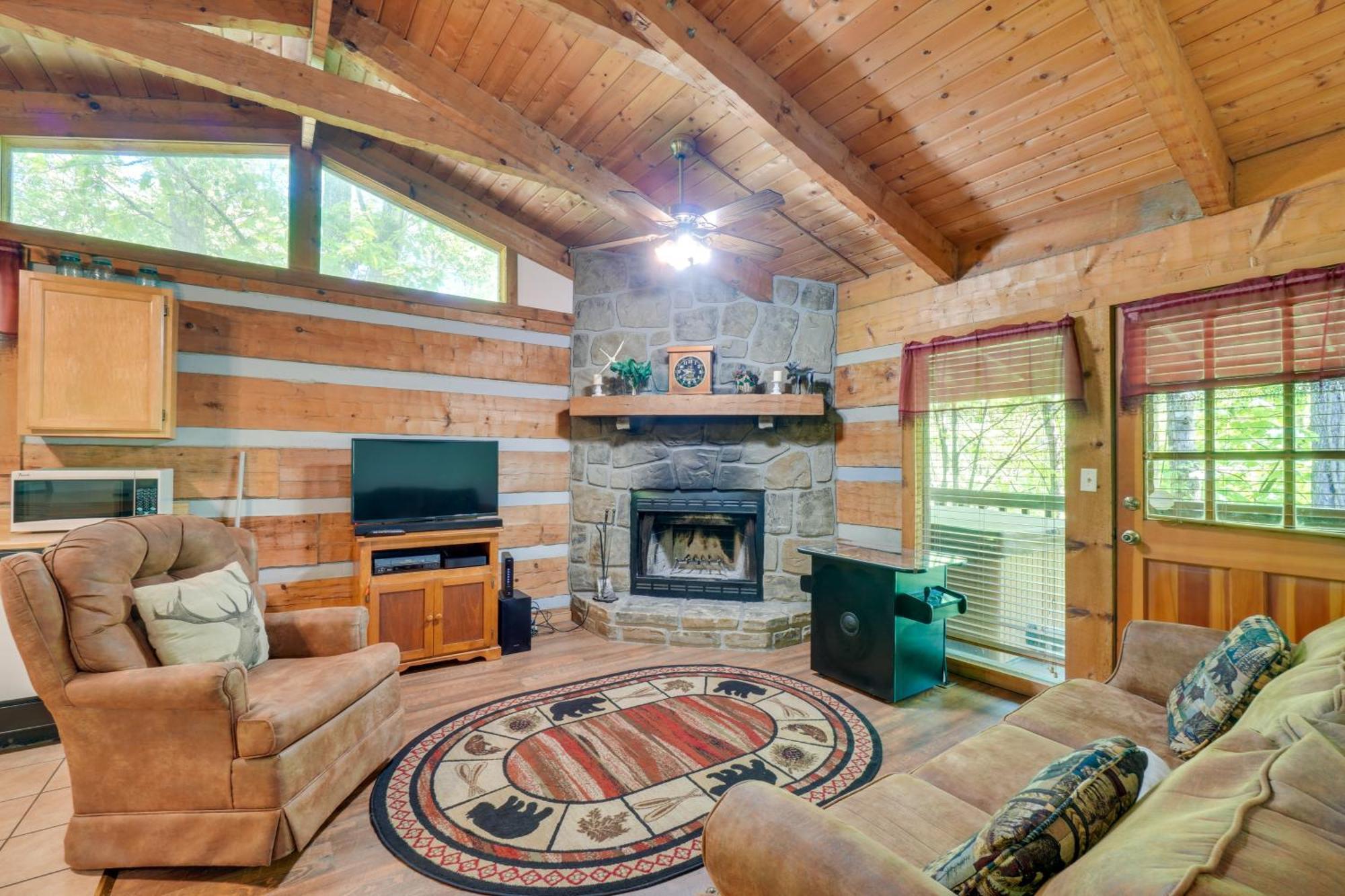 Gatlinburg Cabin With Hot Tub About 6 Mi To Downtown! Esterno foto